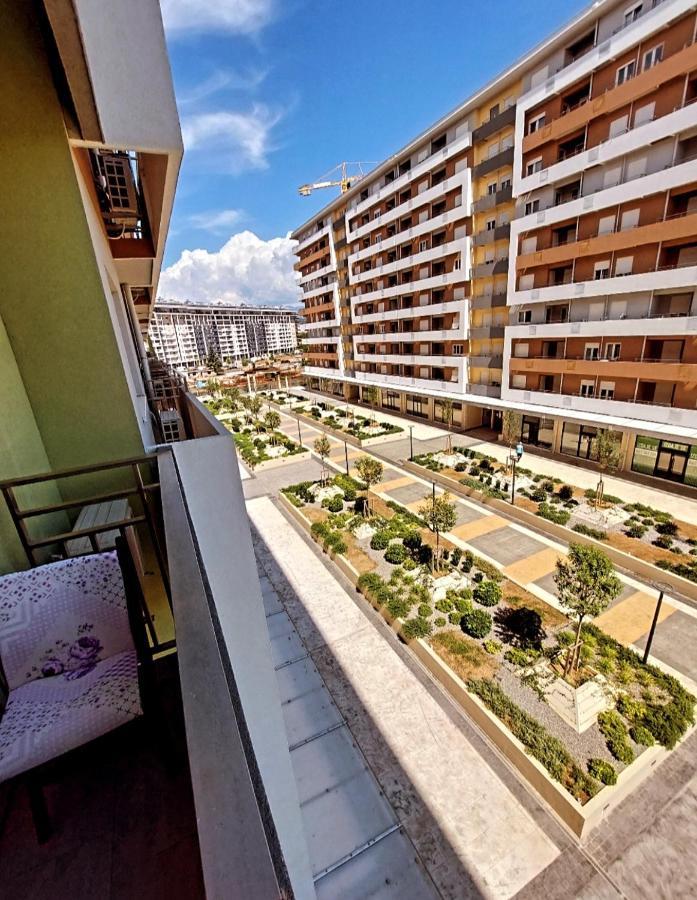 New York - Central Point Podgorica Exterior foto
